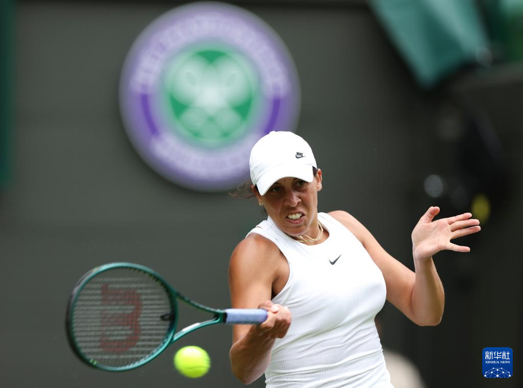 詹姆斯首次 詹姆斯首次