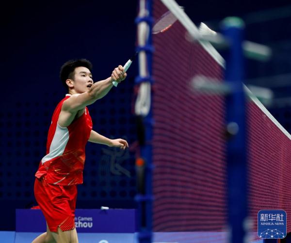 出弯纵向牵 出弯纵向牵