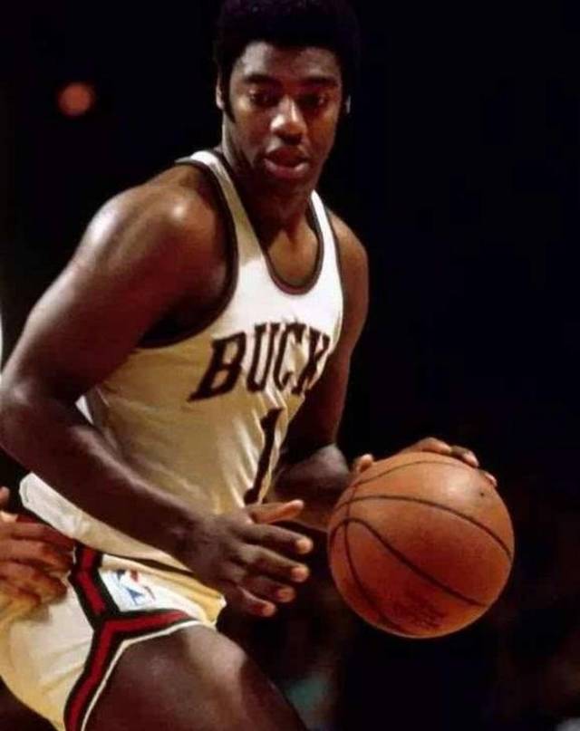 看台上一声 看台上一声